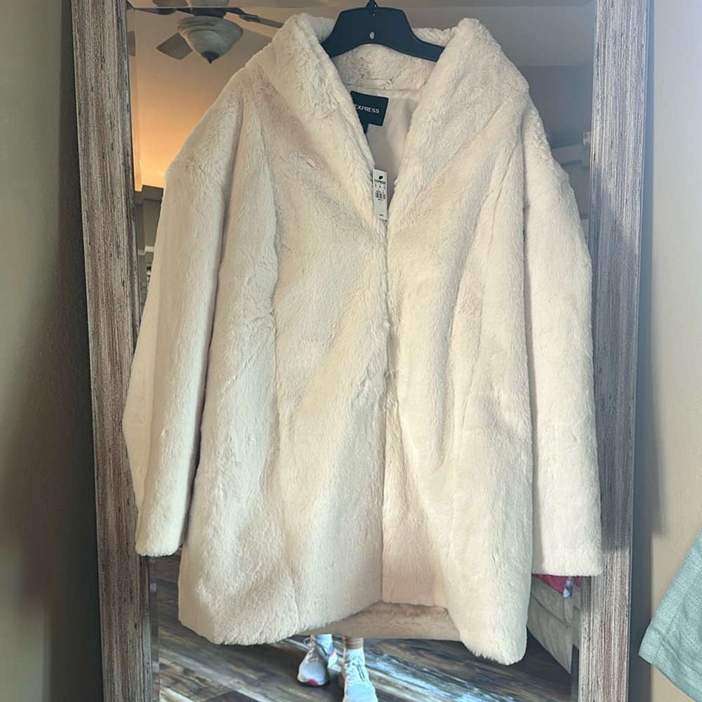 Large New with tags Express White Faux Coat. Stunning!!